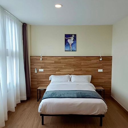 الكالا ذي إِناريس Apartahotel Golden Alcala المظهر الخارجي الصورة