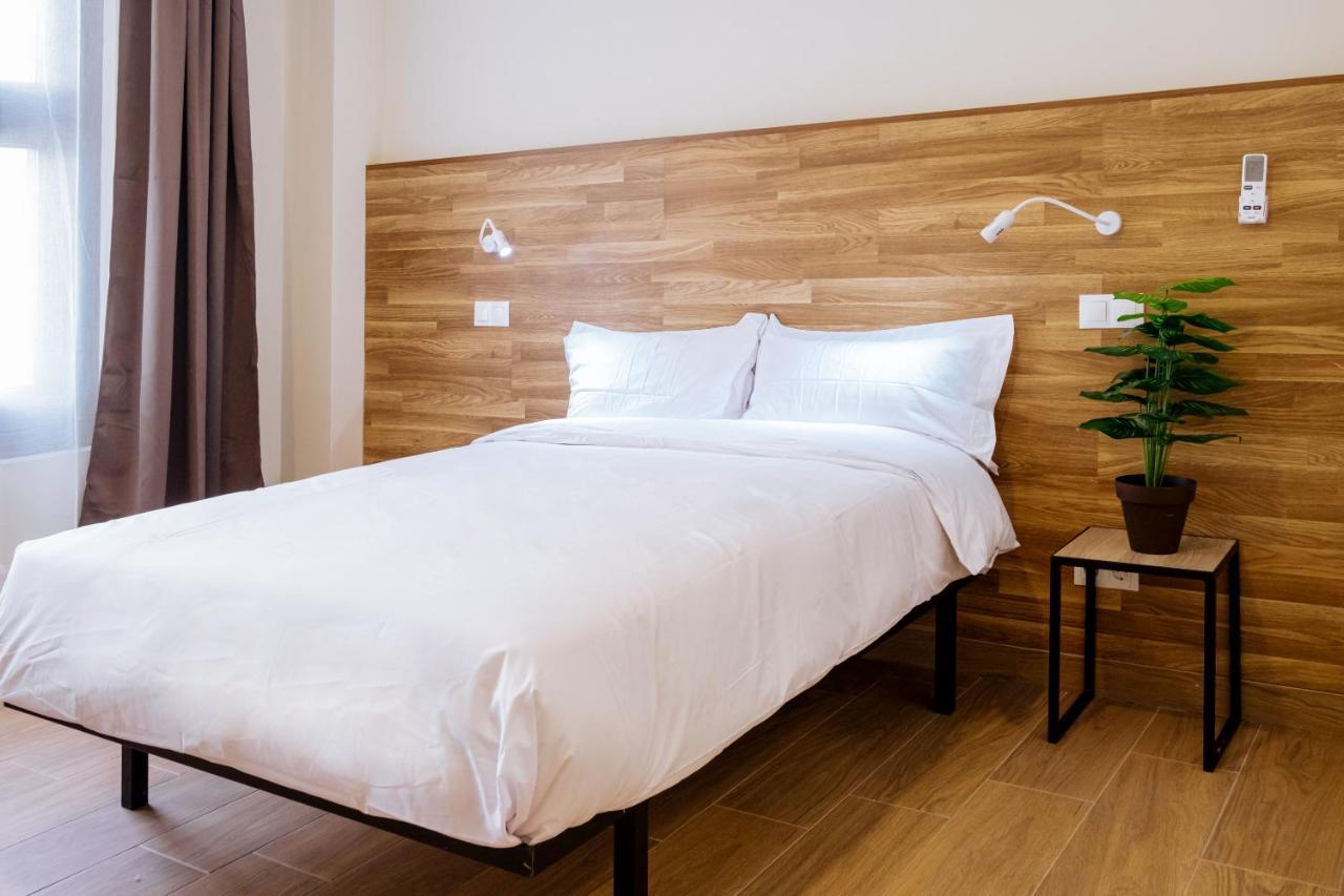 الكالا ذي إِناريس Apartahotel Golden Alcala المظهر الخارجي الصورة