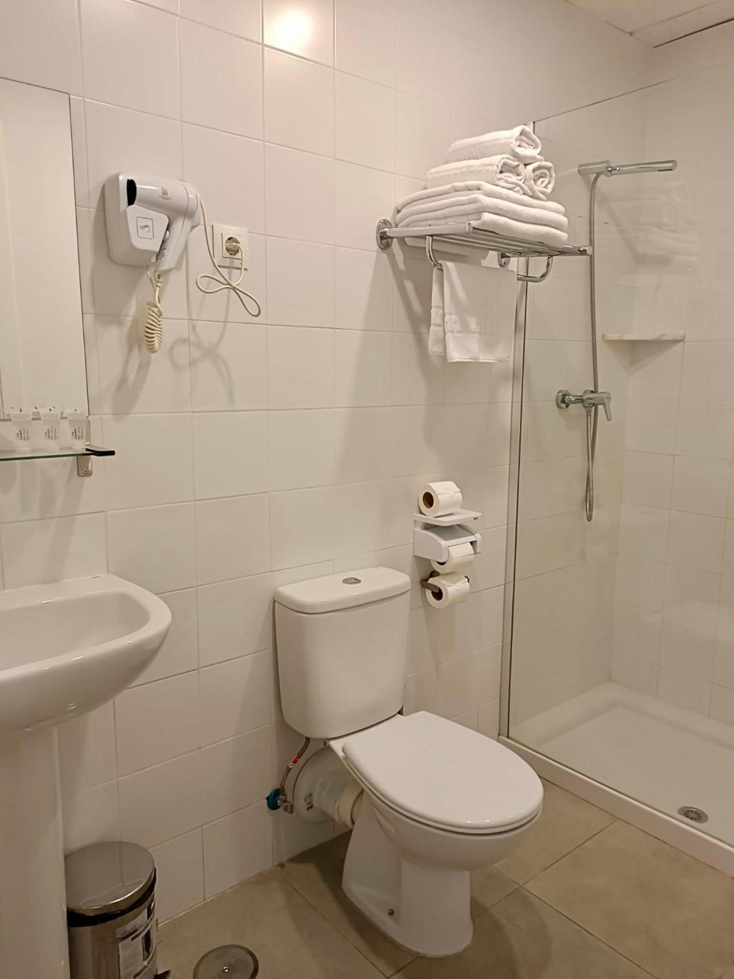 الكالا ذي إِناريس Apartahotel Golden Alcala المظهر الخارجي الصورة