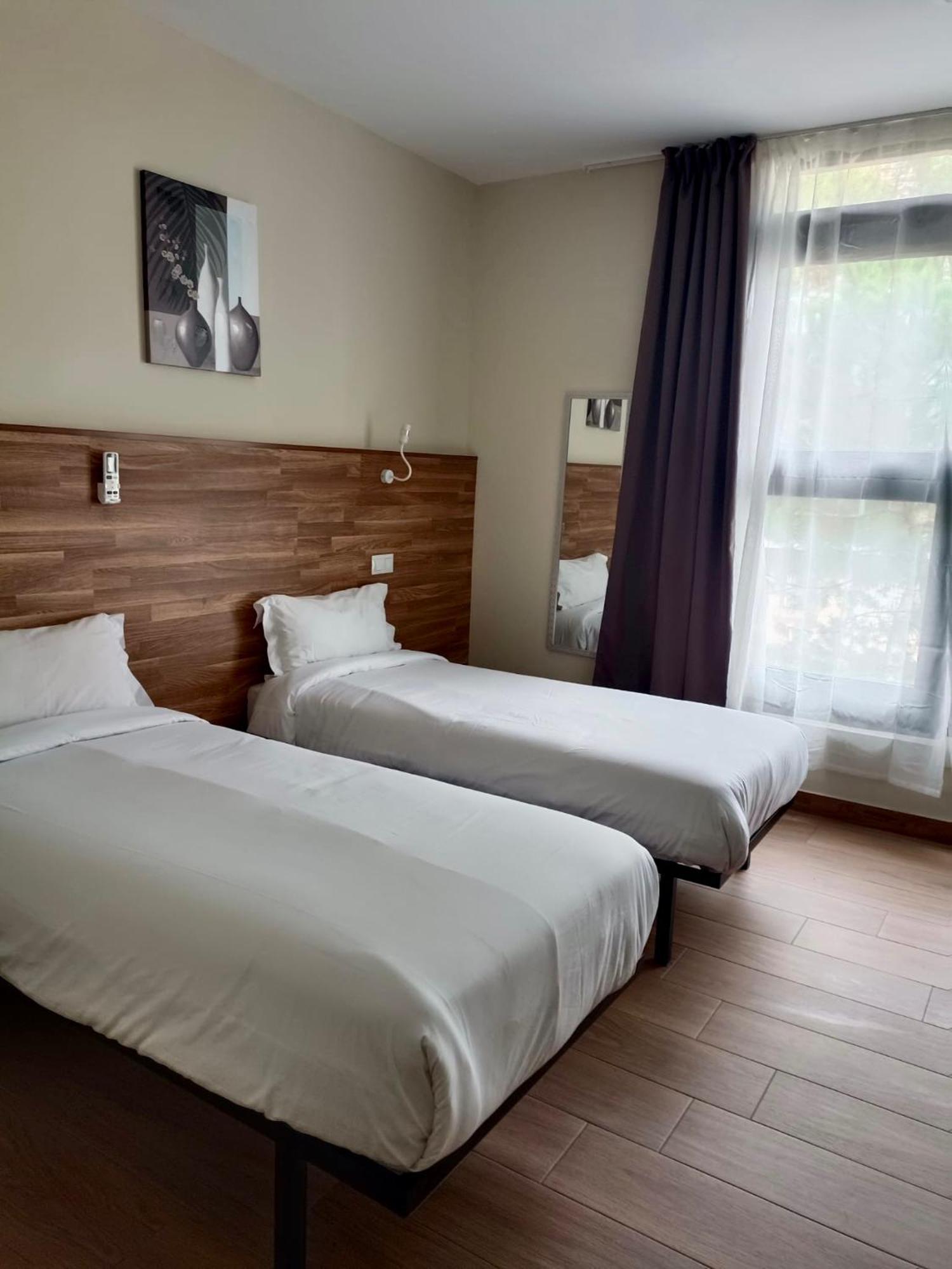 الكالا ذي إِناريس Apartahotel Golden Alcala المظهر الخارجي الصورة